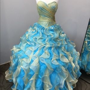 Disney ball gown style 41002 turquoise/gold